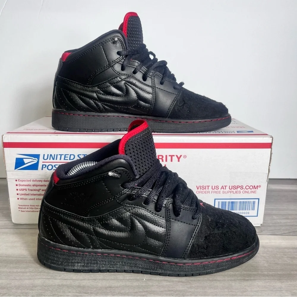 Nike Air Jordan 1 Retro 99 Bred Shoes Sneakers Kids Boys 7Y or Women’s 8.5